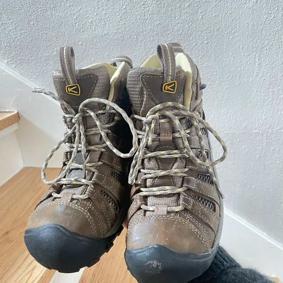 Keen Womens Voyageur mid hiking shoes size 8 ( like new) - Picture 11 of 13